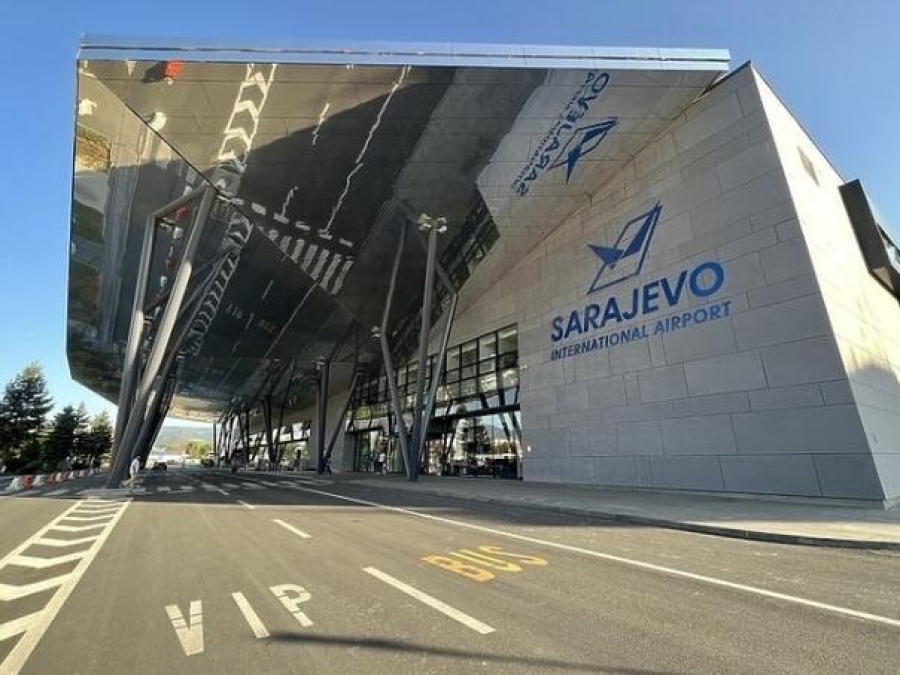 REDOVNI LET IZ DUBAIJA: Druga grupa bh. državljana stigla u BiH REDOVNI LET IZ DUBAIJA: Druga grupa bh. državljana stigla u BiH