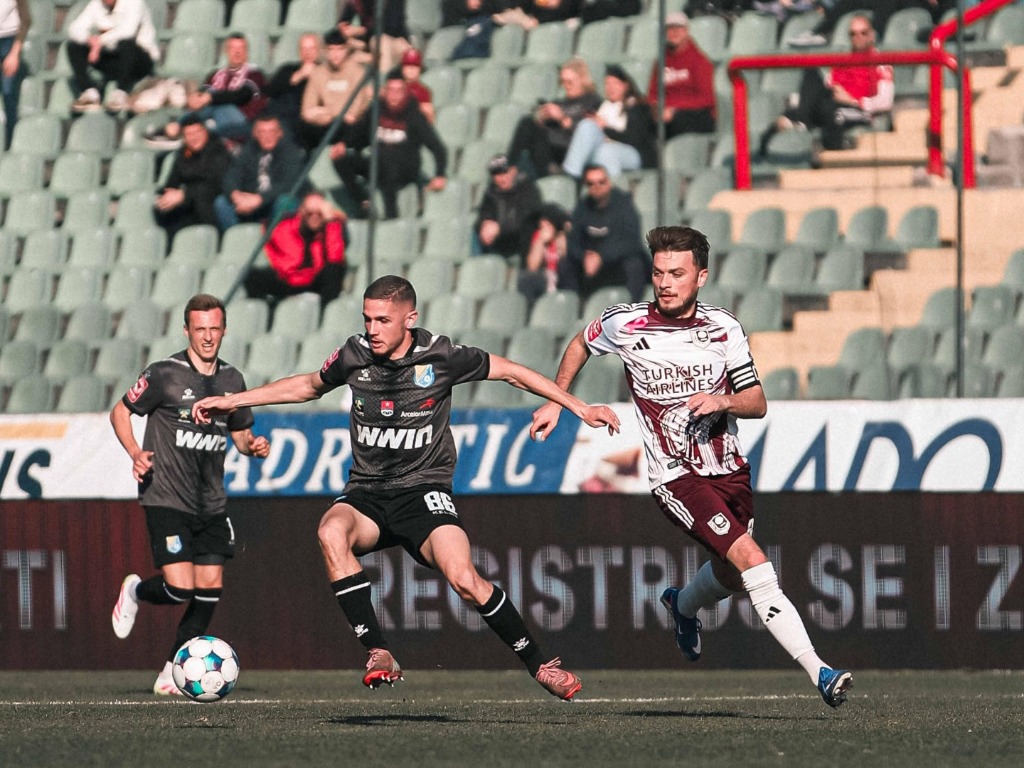 Rudar golom u 97. minuti izbjegao poraz na Koševu, Bandić pokazao dva crvena kartona igračima Sarajeva Rudar golom u 97. minuti izbjegao poraz na Koševu, Bandić pokazao dva crvena kartona igračima Sarajeva