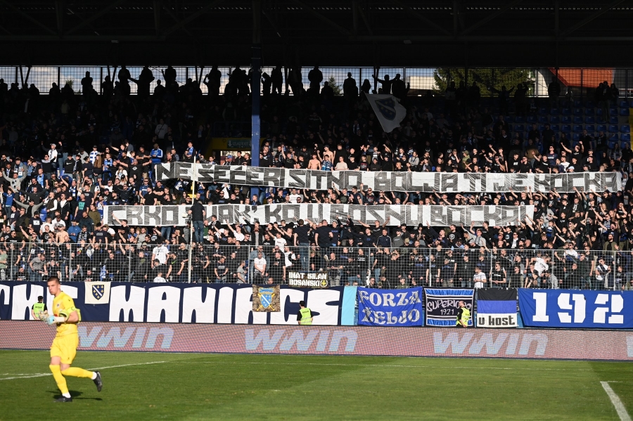 ‘SB’ NA GRBAVICI/SUSRET FK ŽELJEZNIČAR I FK BORAC: Manijaci ‘bocnuli’ gostujuće navijače 'SB' NA GRBAVICI/SUSRET FK ŽELJEZNIČAR I FK BORAC: Manijaci 'bocnuli' gostujuće navijače