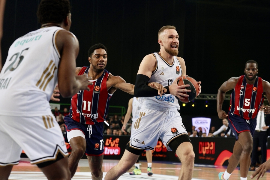 ‘SB’ NA KOŠARKAŠKOM SPEKTAKLU U SARAJEVU: Dubai slavio pred ‘domaćom’ publikom u Zetri (FOTO) 'SB' NA KOŠARKAŠKOM SPEKTAKLU U SARAJEVU: Dubai slavio pred 'domaćom' publikom u Zetri (FOTO)