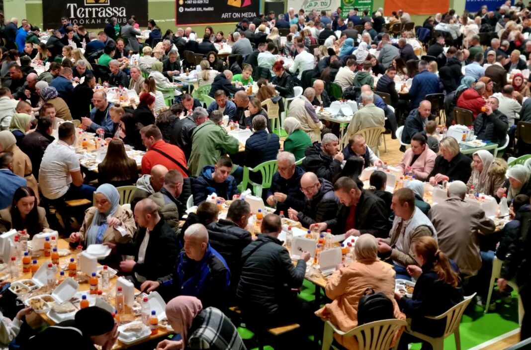 SDA organizovala narodni iftar u Hadžićima
