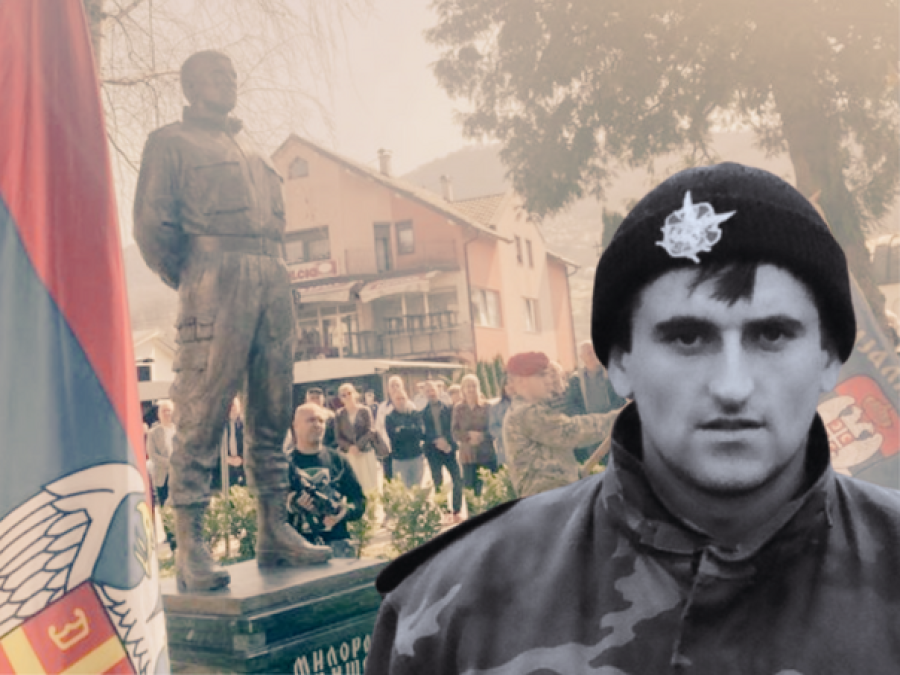 SLAVLJENJE ZLOČINA USRED BIH: Podignut spomenik komandantu čiji su vojnici sijali smrt u Srebrenici SLAVLJENJE ZLOČINA USRED BIH: Podignut spomenik komandantu čiji su vojnici sijali smrt u Srebrenici