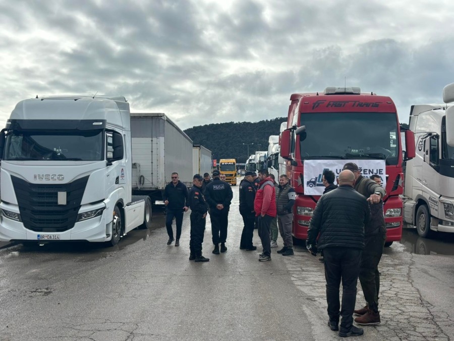 ŠOKANTNA ODLUKA: Policija zabranila proteste i blokade prevoznika… ŠOKANTNA ODLUKA: Policija zabranila proteste i blokade prevoznika...