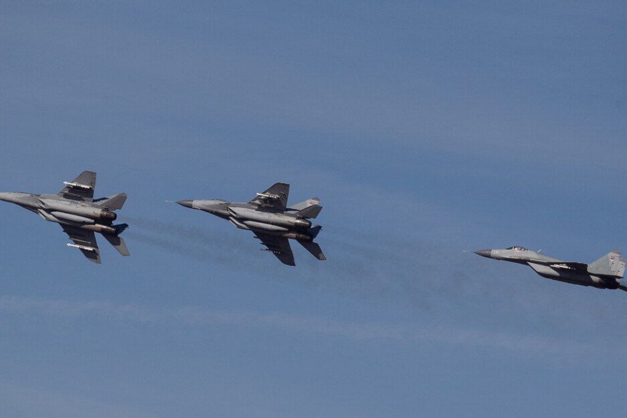 SRBIJA PODIGLA ‘ZAGREPČANKE’: Kineske rakete na MiG-ovima digle Zagreb na noge! SRBIJA PODIGLA 'ZAGREPČANKE': Kineske rakete na MiG-ovima digle Zagreb na noge!