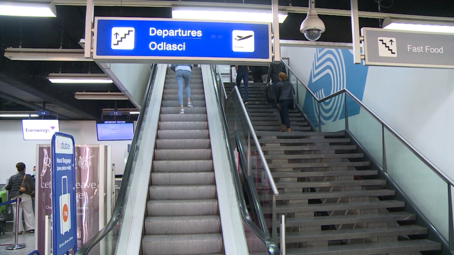 SUKOB NA BLISKOM ISTOKU POKAZAO SLABOSTI BiH: Još oko 300 bh. državljana čeka let za Sarajevo SUKOB NA BLISKOM ISTOKU POKAZAO SLABOSTI BiH: Još oko 300 bh. državljana čeka let za Sarajevo