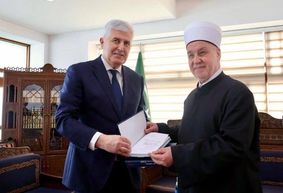 Safet Oručević šokiran sastankom Čovića i Kavazovića: Reis je pokazao veliko nepoštovanje prema Bošnjacima Hercegovine, je li cijena izborni zakon? – Istraga .ba Safet Oručević šokiran sastankom Čovića i Kavazovića: Reis je pokazao veliko nepoštovanje prema Bošnjacima Hercegovine, je li cijena izborni zakon? - Istraga .ba