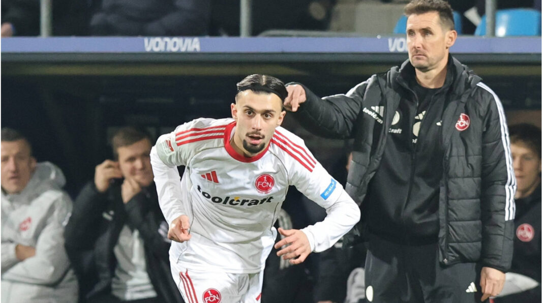 Senkrechtstarter Yilmaz: Klose hat mir erklärt, „wo er am liebsten die Bälle hinbekommen hat“ Senkrechtstarter Yilmaz: Klose hat mir erklärt, „wo er am liebsten die Bälle hinbekommen hat“