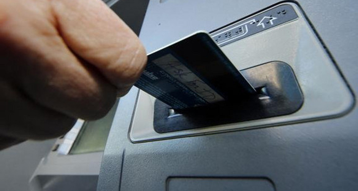 Slučaj u BiH: Tetka joj bila na samrtnoj postelji, a ona joj uzela karticu i podigla skoro 8.000 KM Slučaj u BiH: Tetka joj bila na samrtnoj postelji, a ona joj uzela karticu i podigla skoro 8.000 KM