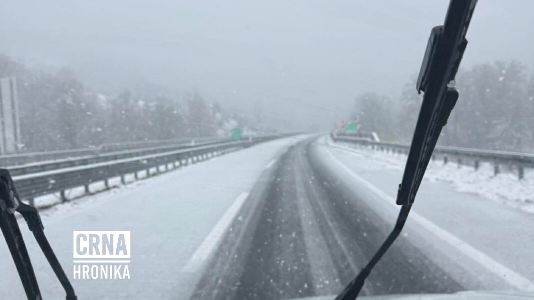 Snijeg izazvao saobraćajni kolaps u BiH: Vozači ogorčeni stanjem na autoputu A1 Snijeg izazvao saobraćajni kolaps u BiH: Vozači ogorčeni stanjem na autoputu A1