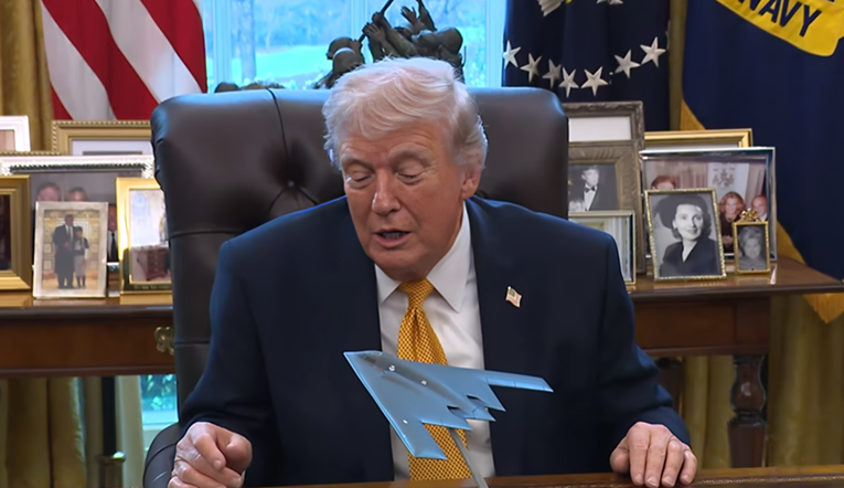 Spriječio sam Treći svjetski rat. Da nismo djelovali protiv Irana, došlo bi do nuklearnog rata” – Crna hronika Trump: Spriječio sam Treći svjetski rat. Da nismo djelovali protiv Irana, došlo bi do nuklearnog rata”