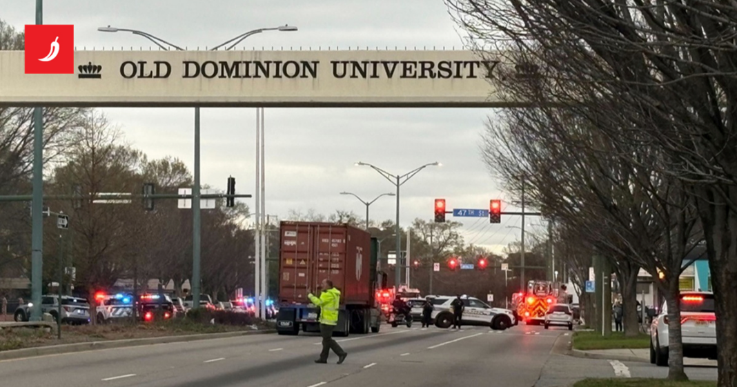 Studenti svladali ISIS-ovca koji je pucao po sveučilištu u SAD-u: “Srce mi je stalo” Studenti svladali ISIS-ovca koji je pucao po sveučilištu u SAD-u: "Srce mi je stalo"