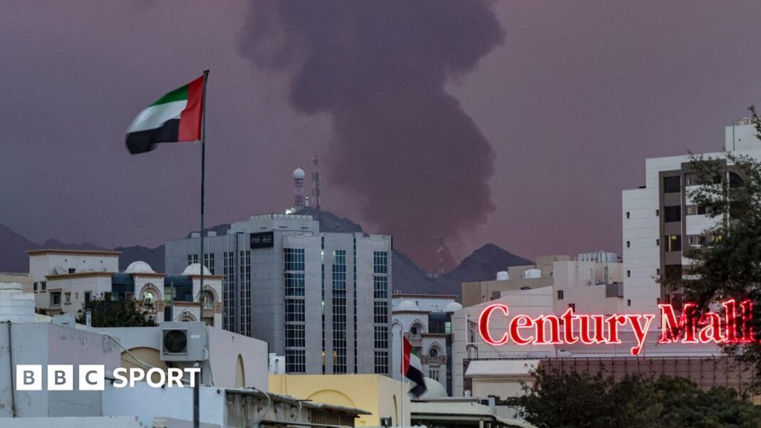 Sukob na Bliskom istoku: Tenisači kritiziraju odluku ATP-a da započne turnir u Ujedinjenim Arapskim Emiratima Smoke billows from the Fujairah oil terminal after a fire caused by an Iranian drone attack