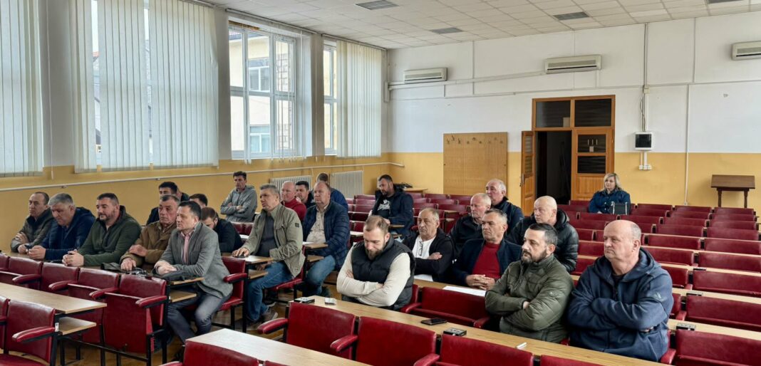 Šumari iz USK zaprijetili obustavom rada: Traže jednak tretman i zaštitu domaćih firmi