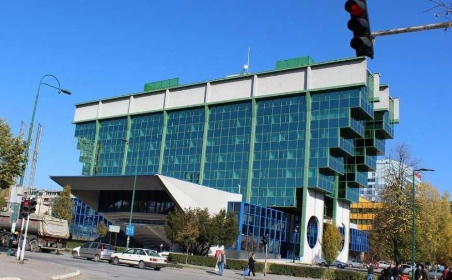 TROJKA DOVELA ELEKTROPRIVREDU NA RUB AMBISA: EP BiH prošlu godinu završila u minusu od 52 miliona KM, ukupan gubitak za tri godine više od… TROJKA DOVELA ELEKTROPRIVREDU NA RUB AMBISA: EP BiH prošlu godinu završila u minusu od 52 miliona KM, ukupan gubitak za tri godine više od...