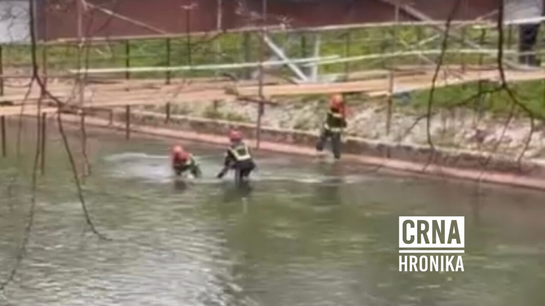 Tragedija u Sarajevu: Iz rijeke Miljacke izvučeno beživotno tijelo Tragedija u Sarajevu: Iz rijeke Miljacke izvučeno beživotno tijelo