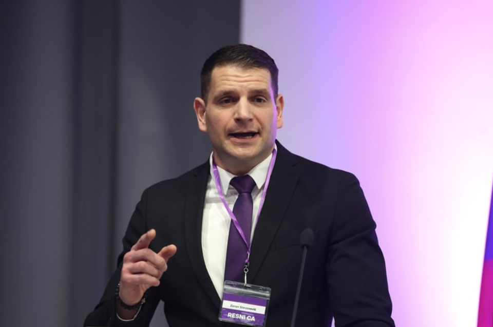 Ulazi li Slovenija u “srpski svet”? Ulazi li Slovenija u "srpski svet"?