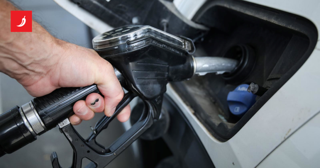 Vlada odlučuje o ograničenju cijena goriva zbog najavljenog poskupljenja Vlada odlučuje o ograničenju cijena goriva zbog najavljenog poskupljenja