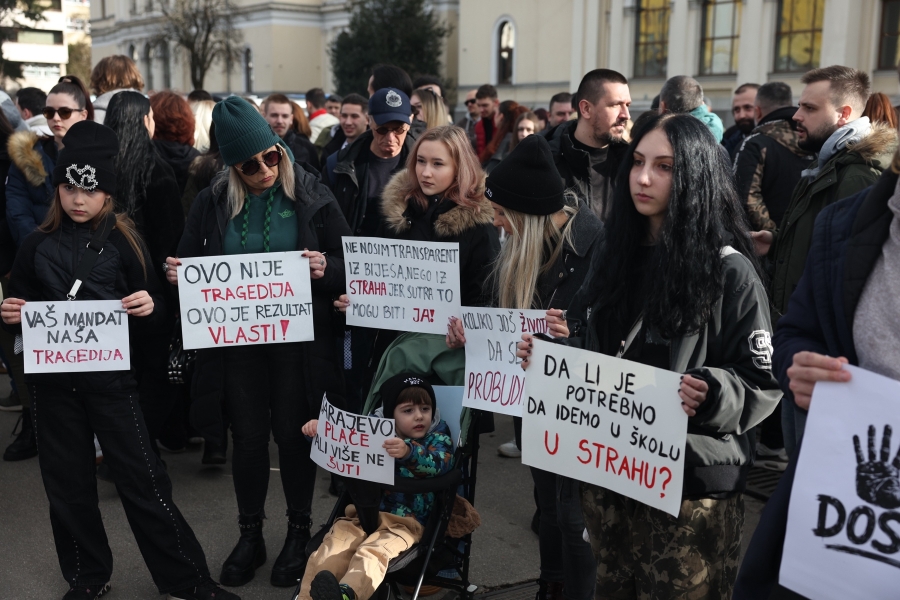 ‘ZASJEDA SKUPŠTINA, ZASJEDAMO I MI’: Sutra novi protesti u Sarajevu, a okupljanje zakazano na novoj lokaciji 'ZASJEDA SKUPŠTINA, ZASJEDAMO I MI': Sutra novi protesti u Sarajevu, a okupljanje zakazano na novoj lokaciji