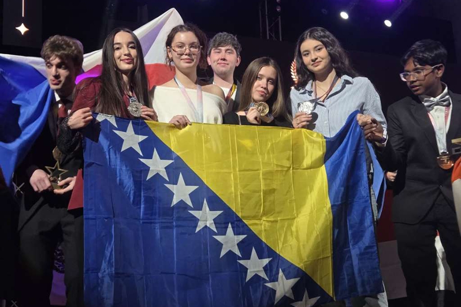 ZASTAVA U ZRAKU: Nove medalje za Bosnu i Hercegovinu i veliki uspjeh na međunarodnom takmičenju u Tunisu… ZASTAVA U ZRAKU: Nove medalje za Bosnu i Hercegovinu i veliki uspjeh na međunarodnom takmičenju u Tunisu...