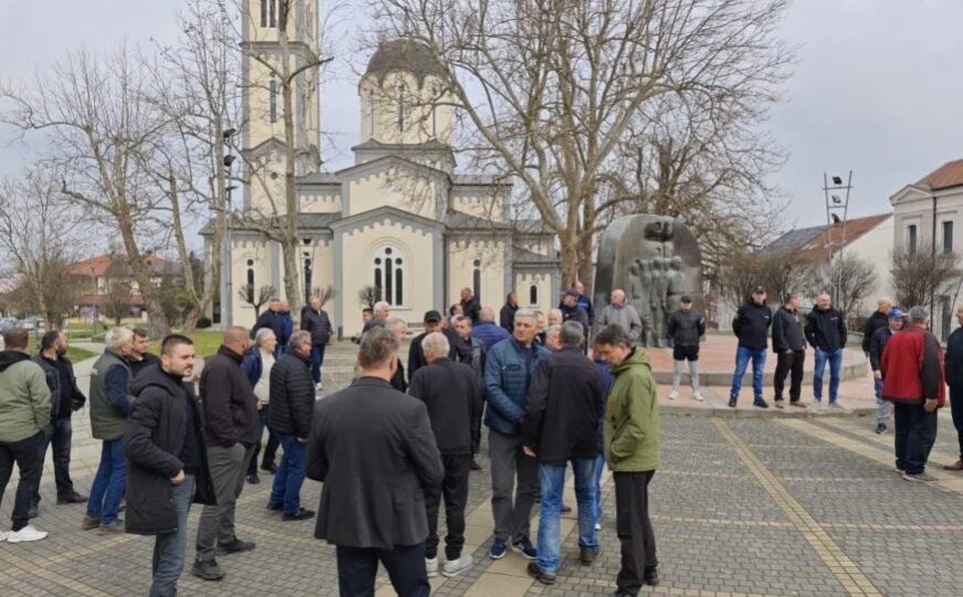 Za danas najavljena smotra “bojovnika” HVO, na mjesto došli bivši vojnici VRS-a – Crna hronika Derventa: Za danas najavljena smotra “bojovnika” HVO, na mjesto došli bivši vojnici VRS-a