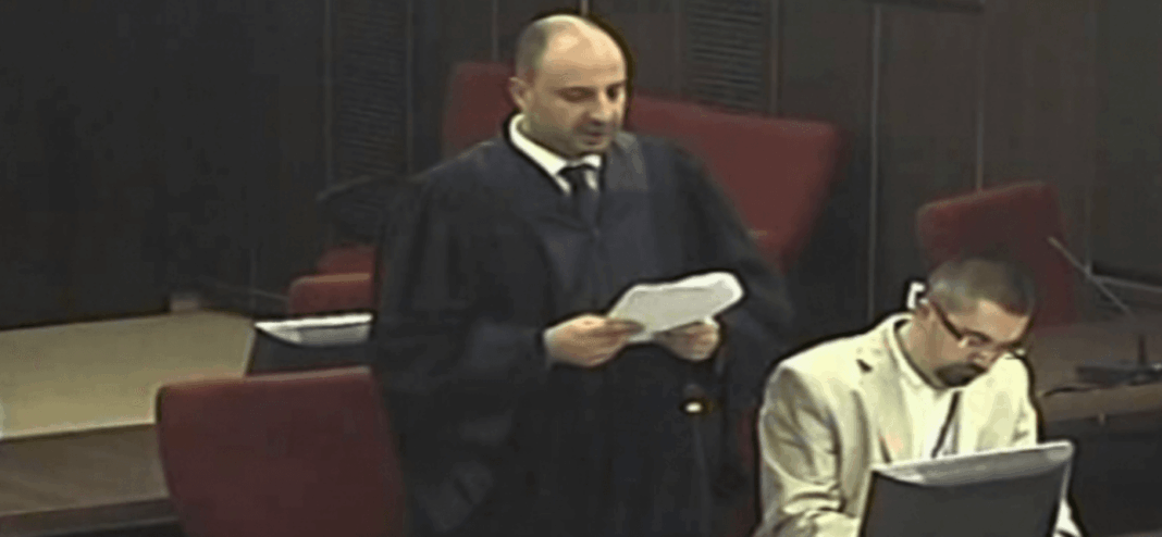 Zbog sumnjivih postupanja u Sky predmetima: Džermin Pašić smijenjen sa pozicije šefa Odsjeka za organizirani kriminal. Ubuduće će raditi na ratnim zločinima! – Istraga .ba Zbog sumnjivih postupanja u Sky predmetima: Džermin Pašić smijenjen sa pozicije šefa Odsjeka za organizirani kriminal. Ubuduće će raditi na ratnim zločinima! - Istraga .ba