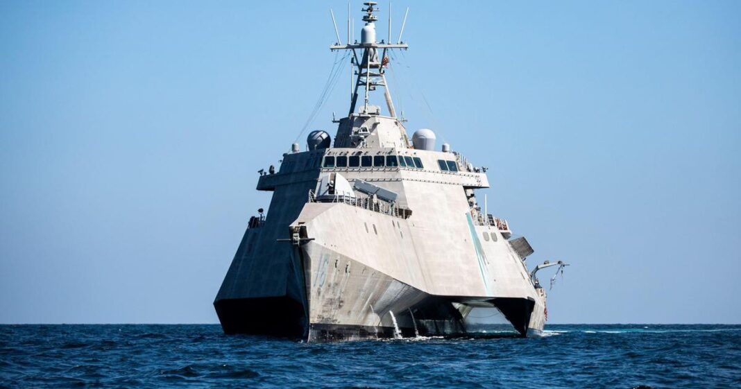 Trampovi minolovci zaglavili 7 hiljada km od Hormuza: ‘Taj mali brod!’ Trampovi minolovci zaglavili 7 hiljada km od Hormuza: ‘Taj mali brod!’