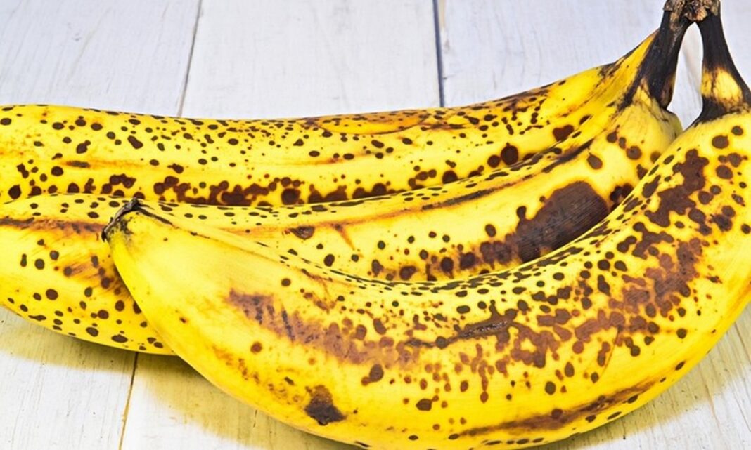 Da li su banane sa crnim tačkama i dalje dobre za jelo? Da li su banane sa crnim tačkama i dalje dobre za jelo?