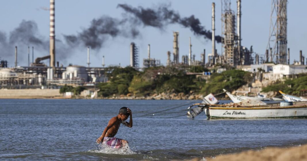 Najveći gubitnik u ratu je Kina. Uvozili su naftu iz Irana sa skrivenim flotama Najveći gubitnik u ratu je Kina. Uvozili su naftu iz Irana sa skrivenim flotama