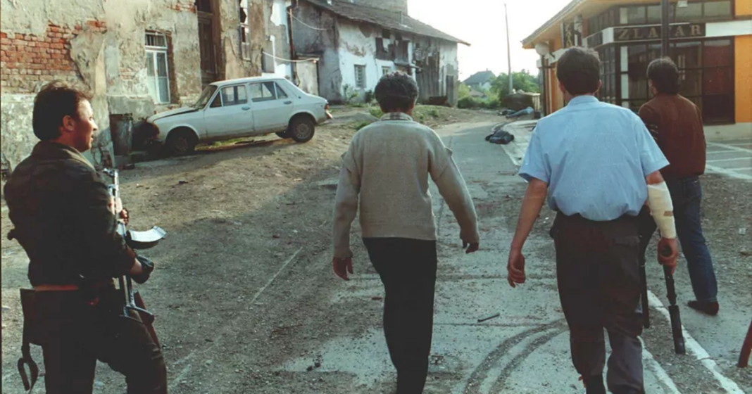 Njegovo kodno ime je Adolf. Dvojicu sa fotografije će ubiti momci, sa ‘škorpiona’ Njegovo kodno ime je Adolf. Dvojicu sa fotografije će ubiti momci, sa ‘škorpiona’