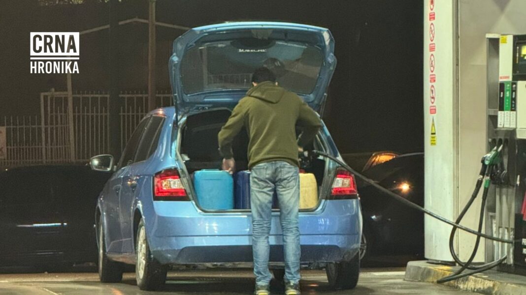 Ako imate ličnu kartu koju je izdao MUP RS-a danas vam je jeftinije gorivo za 0,10 KM po litru Ako imate ličnu kartu koju je izdao MUP RS-a danas vam je jeftinije gorivo za 0,10 KM po litru