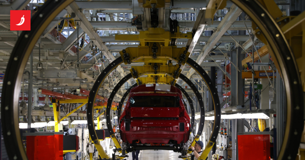 Automobilski div gasi proizvodnju vozila kod Pariza Automobilski div gasi proizvodnju vozila kod Pariza