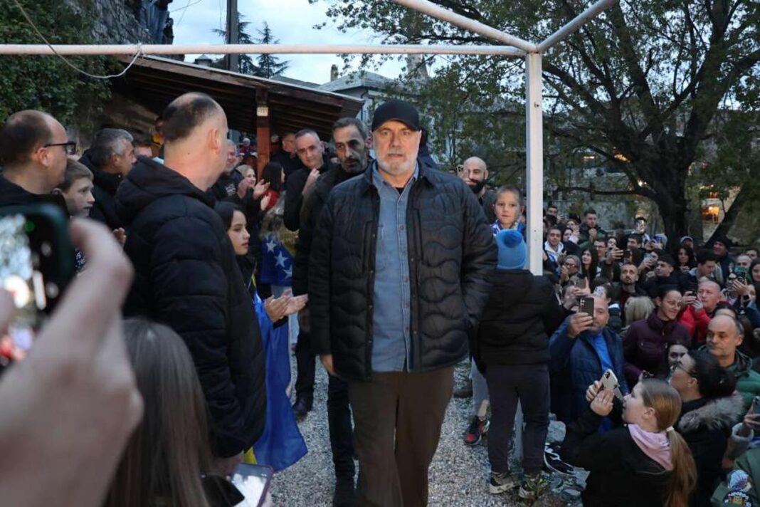 Barbarez stigao u Mostar, doček kao za heroja! Barbarez stigao u Mostar, doček kao za heroja!