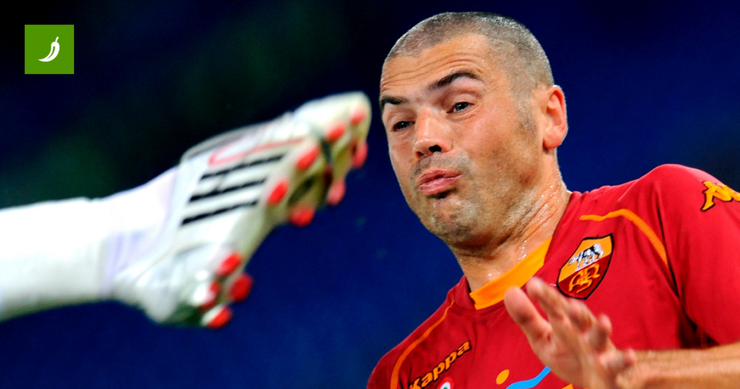 Bivša zvijezda Rome danas radi kao vozač Ubera: “Nema tu ništa sramotno” Bivša zvijezda Rome danas radi kao vozač Ubera: "Nema tu ništa sramotno"