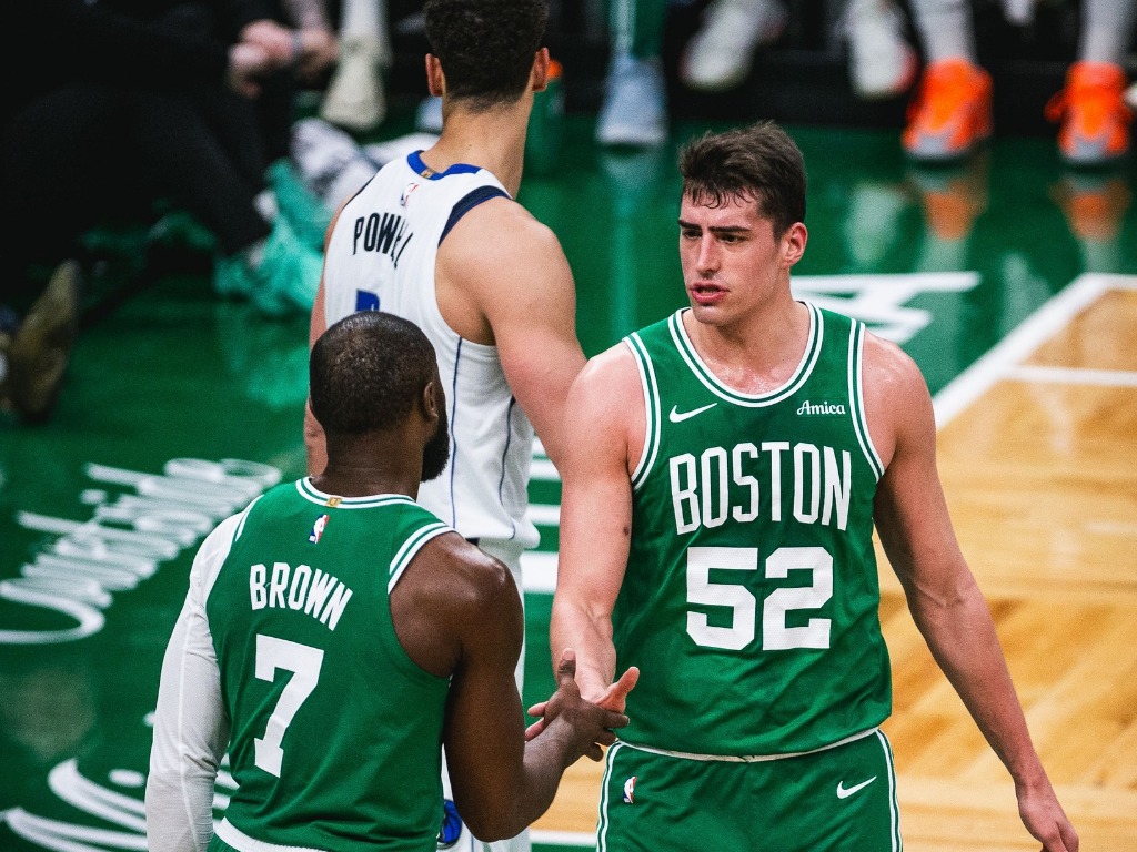 Boston nemilosrdan protiv Philadelphije, Garzi šest poena Boston nemilosrdan protiv Philadelphije, Garzi šest poena