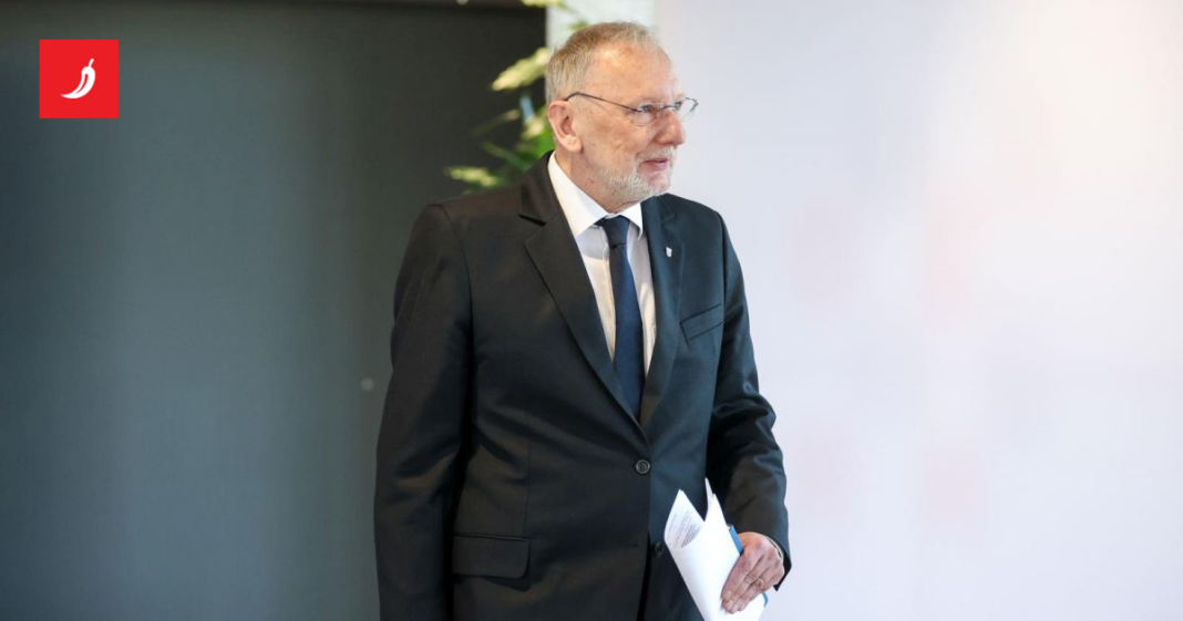 Božinović o dojavama o bombama: To je hibridno ratovanje Božinović o dojavama o bombama: To je hibridno ratovanje