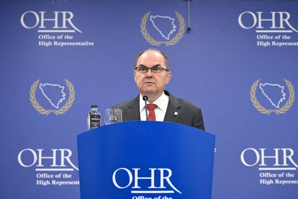 Christian Schmidt napušta BiH nakon izbora, ide u penziju Christian Schmidt napušta BiH nakon izbora, ide u penziju