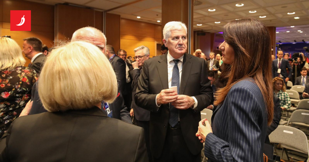 Čović: Tri naroda apsolutno nisu zadovoljna odnosima u BiH Čović: Tri naroda apsolutno nisu zadovoljna odnosima u BiH