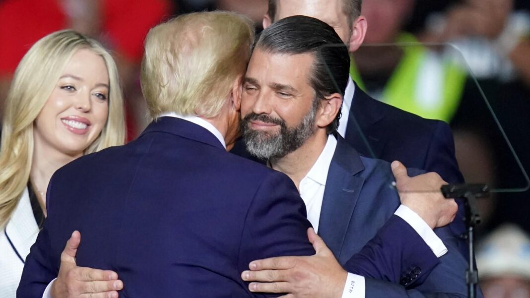 Donald Trump mlađi danas stiže u Banju Luku: Sastat će se sa Dodikom i privrednicima Donald Trump mlađi danas stiže u Banju Luku: Sastat će se sa Dodikom i privrednicima