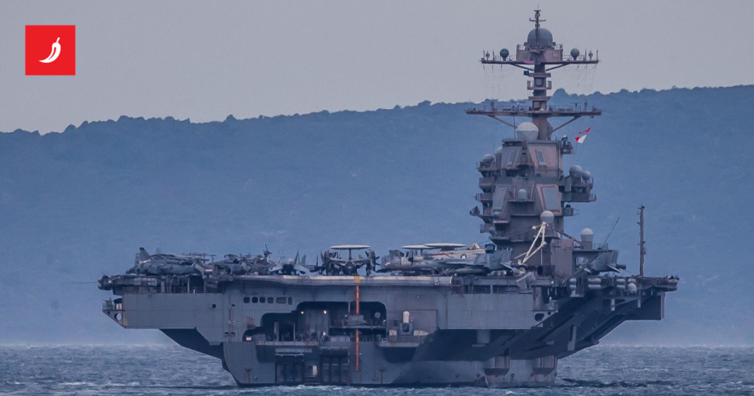 FOTO Američki nosač aviona napušta Split FOTO Američki nosač aviona napušta Split