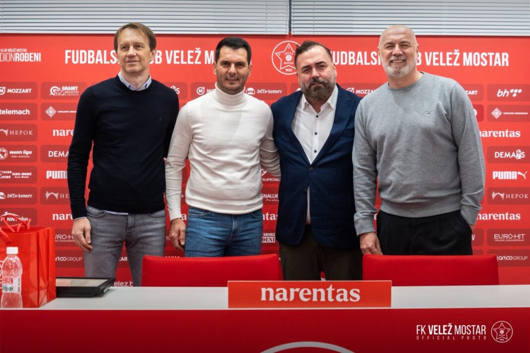 FOTO/ Emotivna noć za stadionu Veleža: Barbarez, Spahić i Papac dobili ovacije i zahvalnice FOTO/ Emotivna noć za stadionu Veleža: Barbarez, Spahić i Papac dobili ovacije i zahvalnice