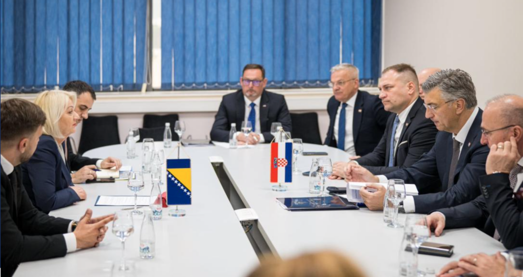 Hrvatska još nije pristala na prijedlog teksta: Upitno potpisivanje Sporazuma o Južnoj interkonekciji, moguća samo neobavezujuća izjava u Dubrovniku – Istraga .ba Hrvatska još nije pristala na prijedlog teksta: Upitno potpisivanje Sporazuma o Južnoj interkonekciji, moguća samo neobavezujuća izjava u Dubrovniku - Istraga .ba