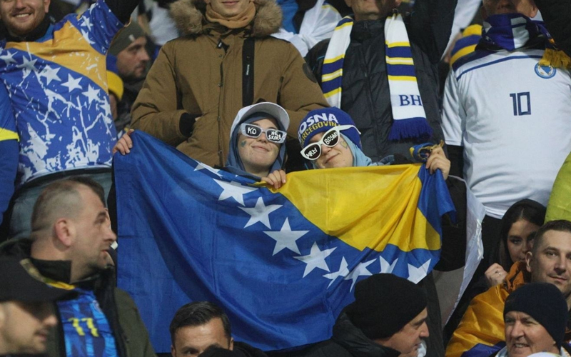 I am from Bosnia, take me to America: Bh. navijači pokupovali sve karte za utakmice BiH na Svjetskom prvenstvu I am from Bosnia, take me to America: Bh. navijači pokupovali sve karte za utakmice BiH na Svjetskom prvenstvu