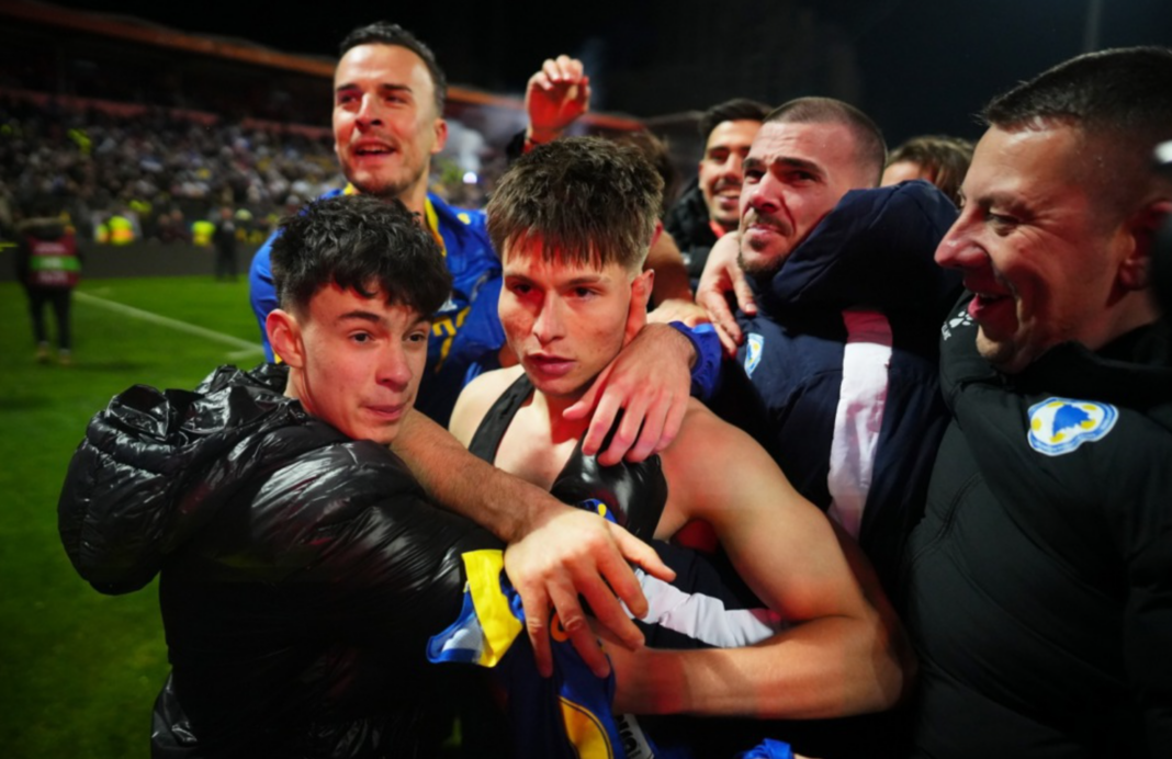 Jedan pokret obrve Esmira Bajraktarevića glasniji je od svih rezolucija – Istraga .ba Jedan pokret obrve Esmira Bajraktarevića glasniji je od svih rezolucija - Istraga .ba