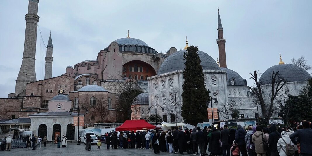 Kandidat za američki Senat želi da uvede sankcije Turskoj dok se Aja Sofija ne pretvori u crkvu Kandidat za američki Senat želi da uvede sankcije Turskoj dok se Aja Sofija ne pretvori u crkvu