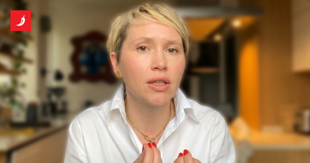 Kekin uživo na Fejsu govorila o Medikolu. “Ovaj slučaj ima tisuću krakova” Kekin uživo na Fejsu govorila o Medikolu. "Ovaj slučaj ima tisuću krakova"