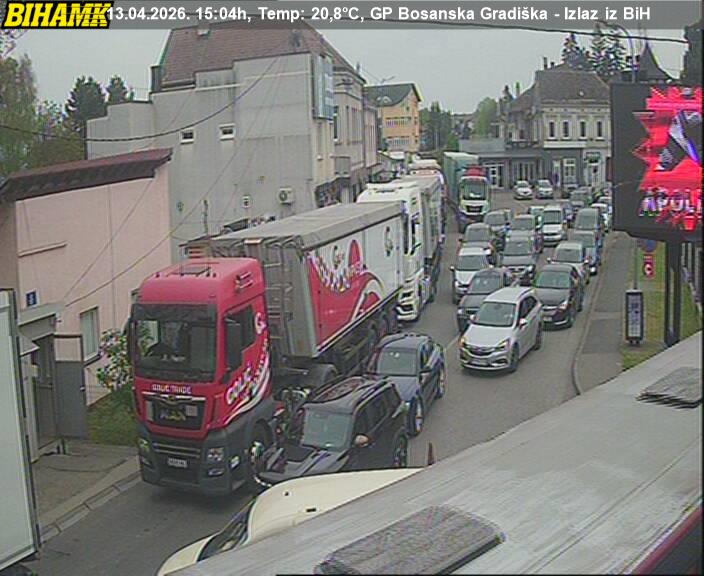 Kolone na granicama usporile izlazak iz BiH, vozači čekaju satima Kolone na granicama usporile izlazak iz BiH, vozači čekaju satima