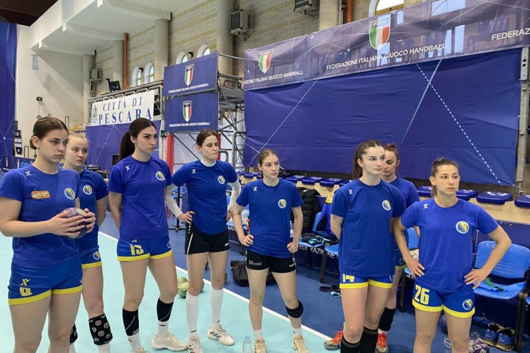 Kvalif. za EURO: Selektor Bašić objavio spisak rukometašica za Švicarsku i Nizozemsku Kvalif. za EURO: Selektor Bašić objavio spisak rukometašica za Švicarsku i Nizozemsku