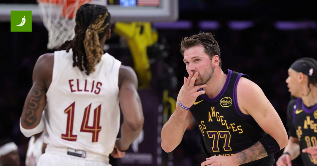 Luka Dončić odigrao je utakmicu s narukvicom bolesnog dječaka Luka Dončić odigrao je utakmicu s narukvicom bolesnog dječaka