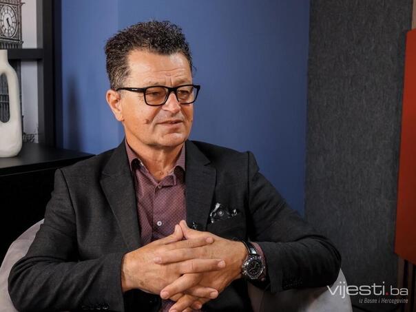 NI SLAVEN, NI DARIJANA, VEĆ MARTIN! Raguž: Prošlo je vrijeme HDZ-ovog unutarizma, vrijeme je za pluralizam, da se zaoštri konkurencija NI SLAVEN, NI DARIJANA, VEĆ MARTIN! Raguž: Prošlo je vrijeme HDZ-ovog unutarizma, vrijeme je za pluralizam, da se zaoštri konkurencija