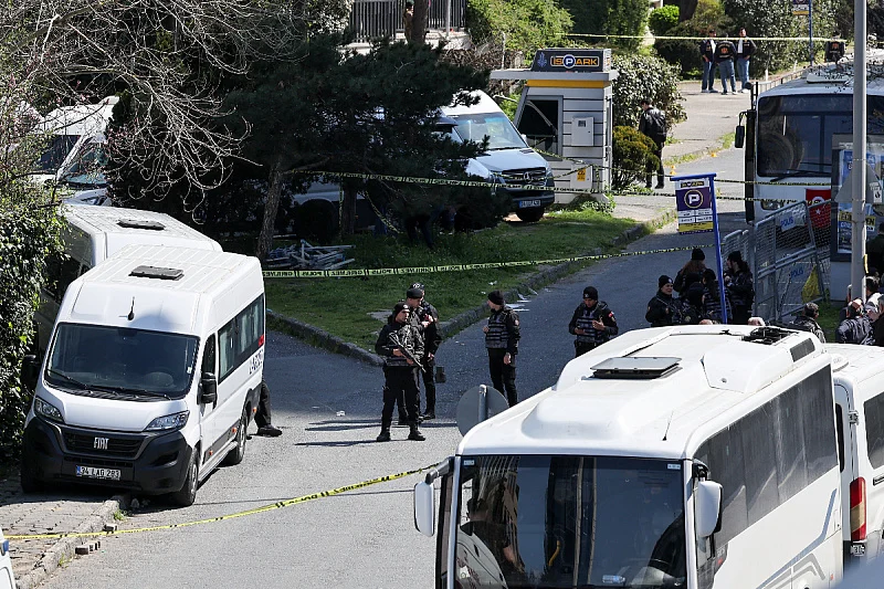 Napad u Istanbulu: Napadači bili u iznajmljenom vozilu, sumnja na veze s terorističkom grupom Napad u Istanbulu: Napadači bili u iznajmljenom vozilu, sumnja na veze s terorističkom grupom